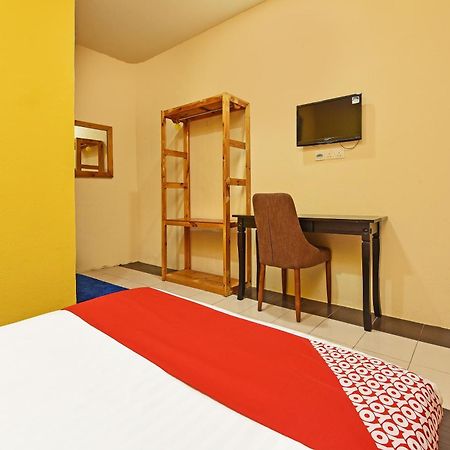 Oyo 90561 Awan Biru Motel Pantai Cenang  Dış mekan fotoğraf