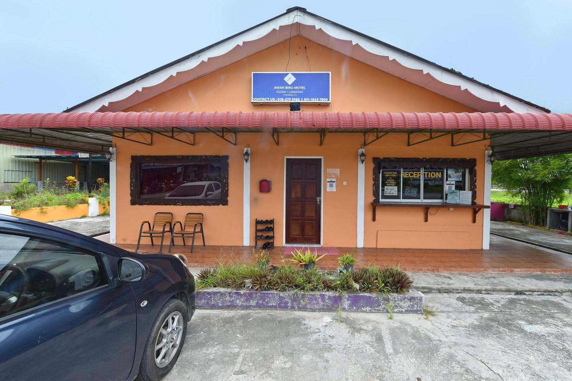 Oyo 90561 Awan Biru Motel Pantai Cenang  Dış mekan fotoğraf