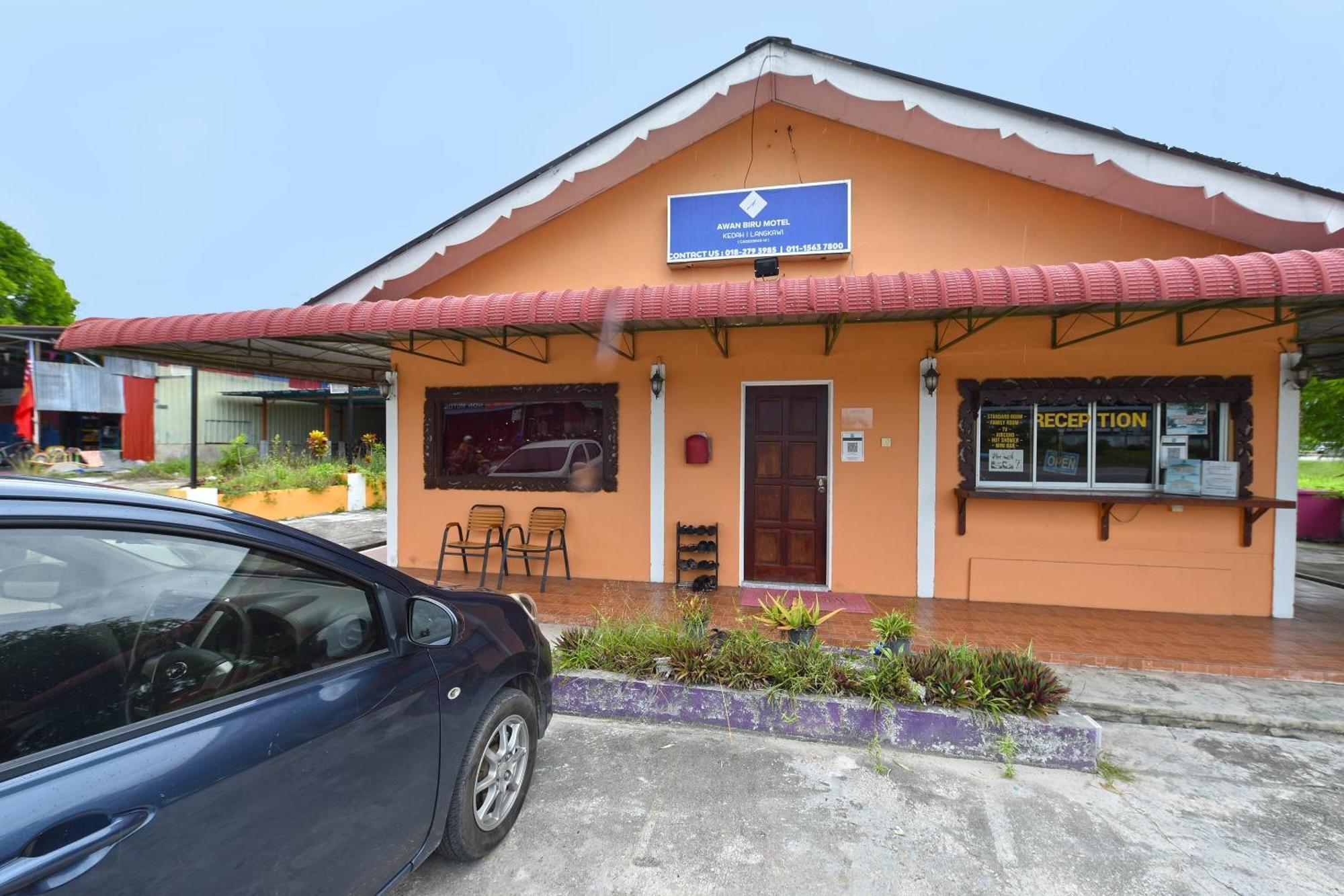 Oyo 90561 Awan Biru Motel Pantai Cenang  Dış mekan fotoğraf